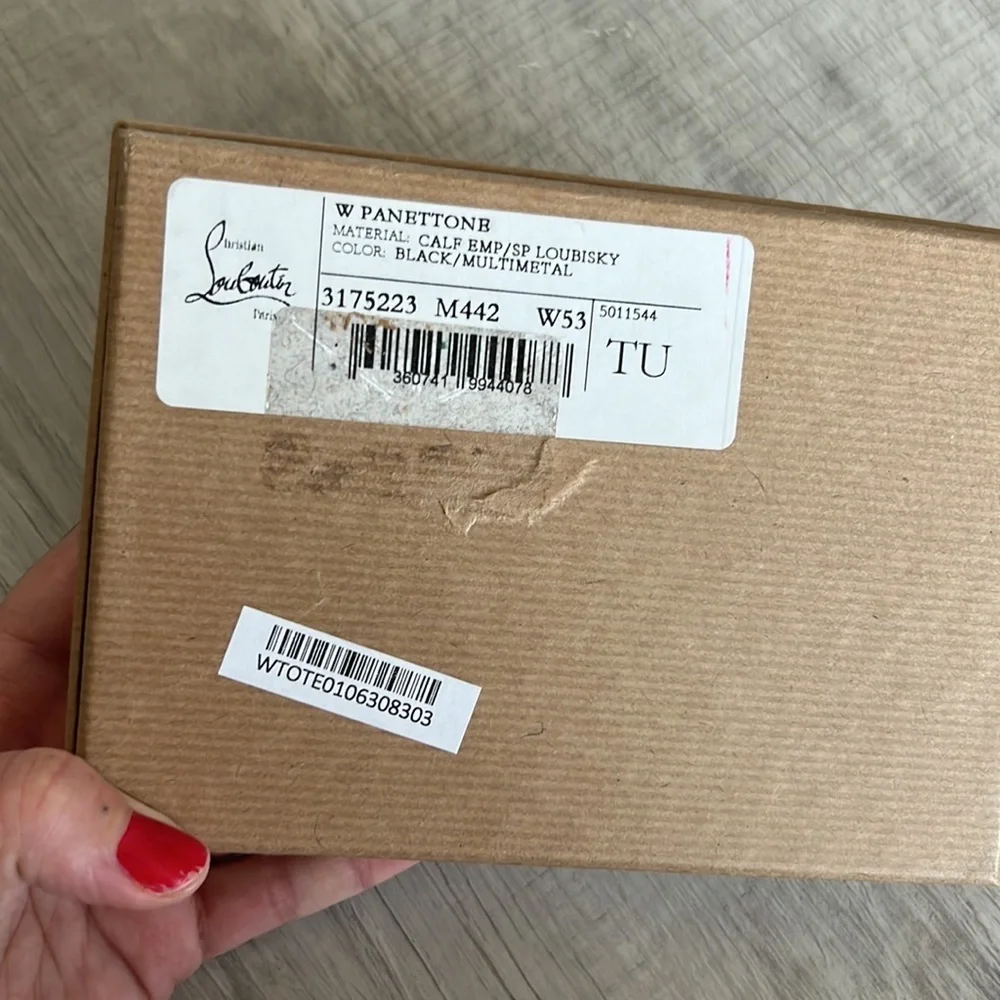 ๐ CHRISTIAN LOUBOUTIN - Like new in box Pannetone zippy wallet - Picture 8 of 8